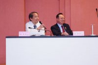 點選照片右側觀看下一張