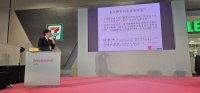 點選照片右側觀看下一張