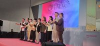 點選照片右側觀看下一張